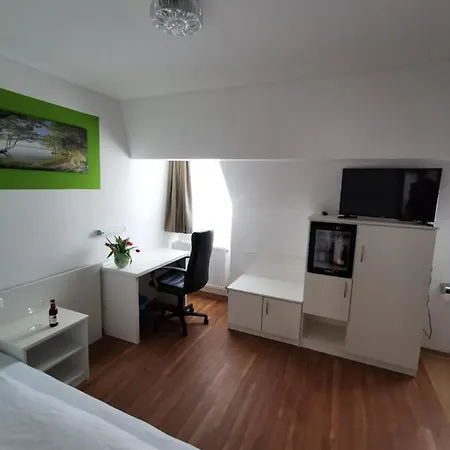 Alte Post מלון 3*